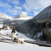 kirche st zyprian tiers winter